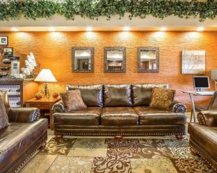 quality inn and suites goodyear phoenix west