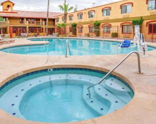 quality inn and suites goodyear phoenix west