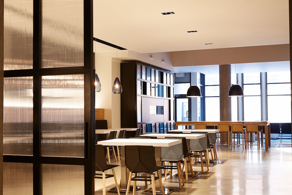 hotel le dauphin montreal centre ville