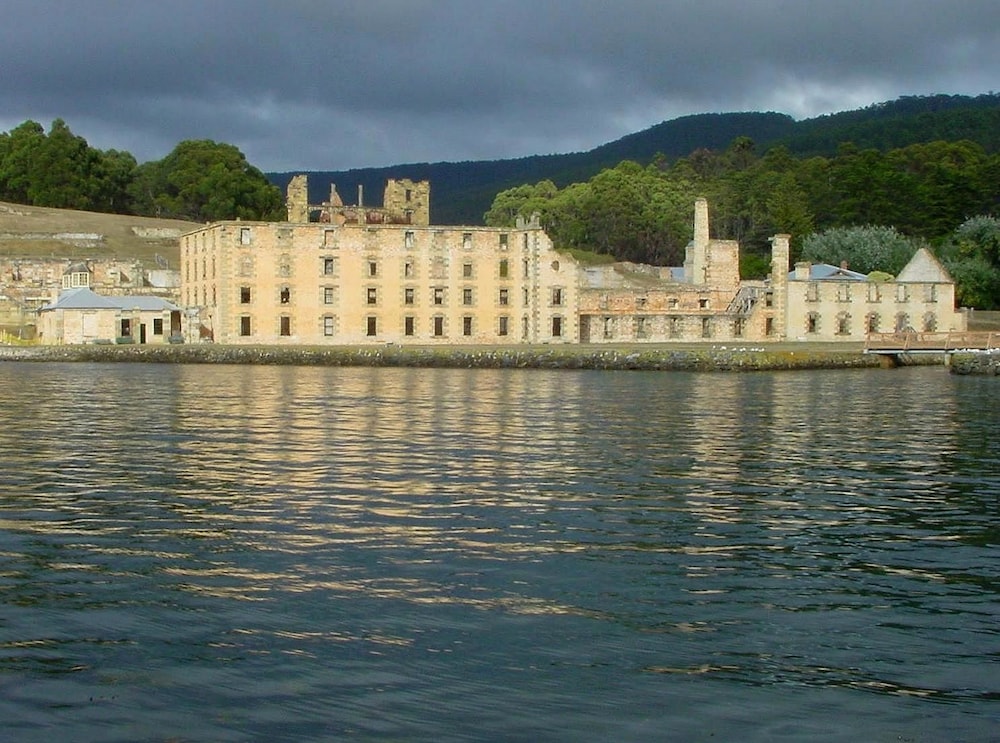 foreshore hotel