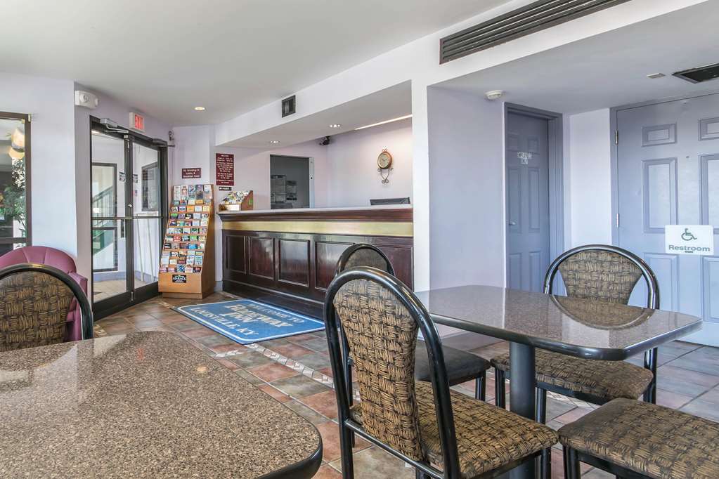 studio 6 suites louisville ky airport expo center