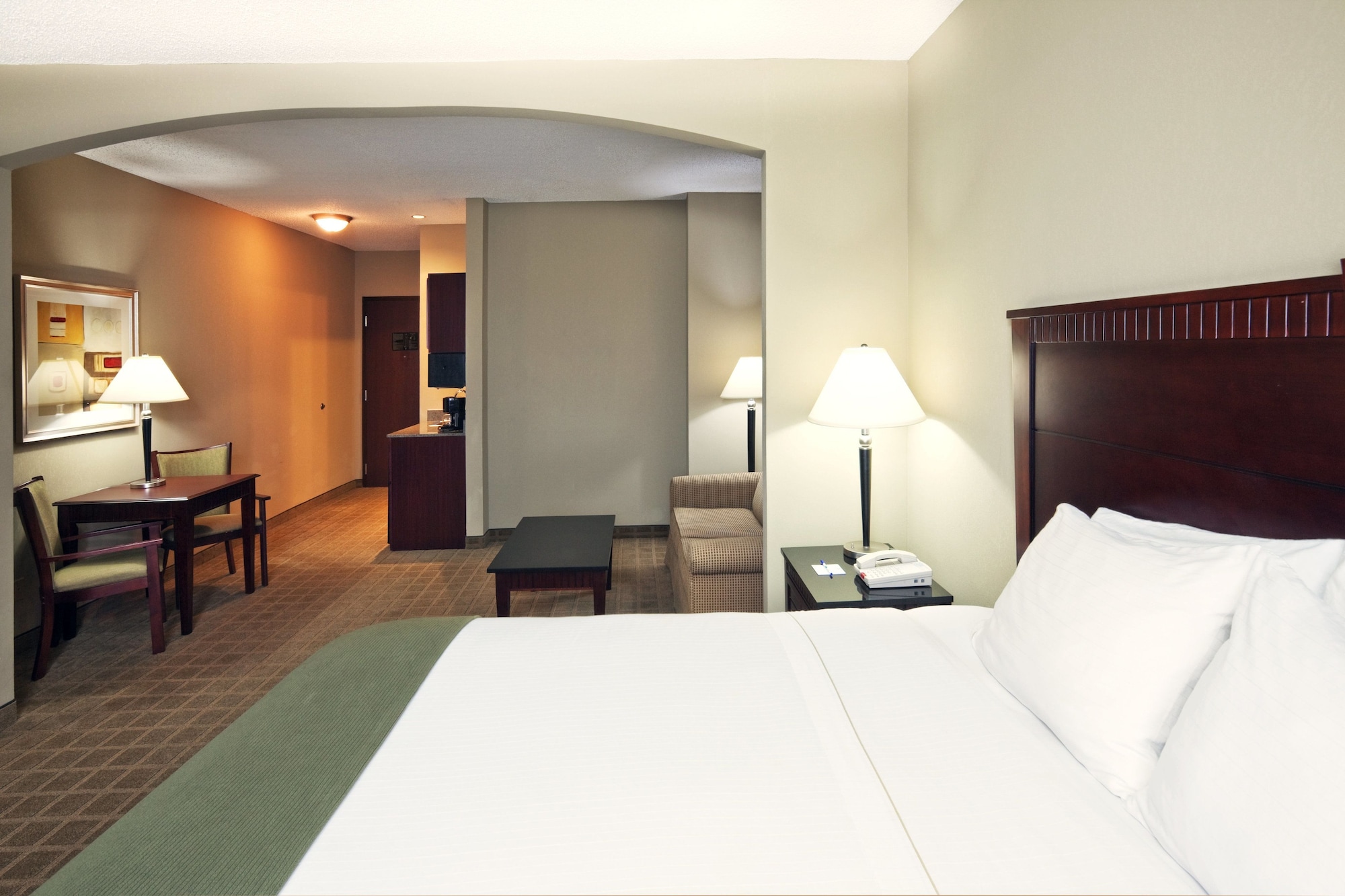 holiday inn express and suites shawnee by ihg
