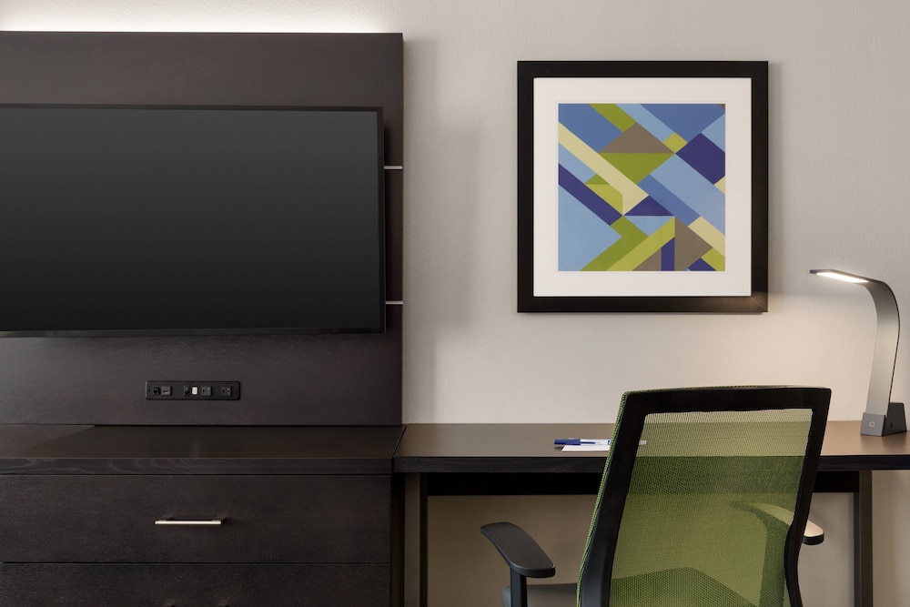 holiday inn express and suites shawnee by ihg