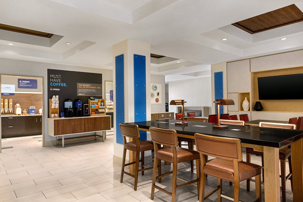 holiday inn express and suites shawnee by ihg