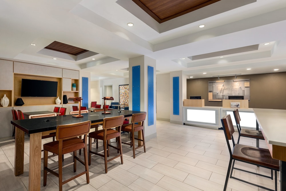holiday inn express and suites shawnee by ihg