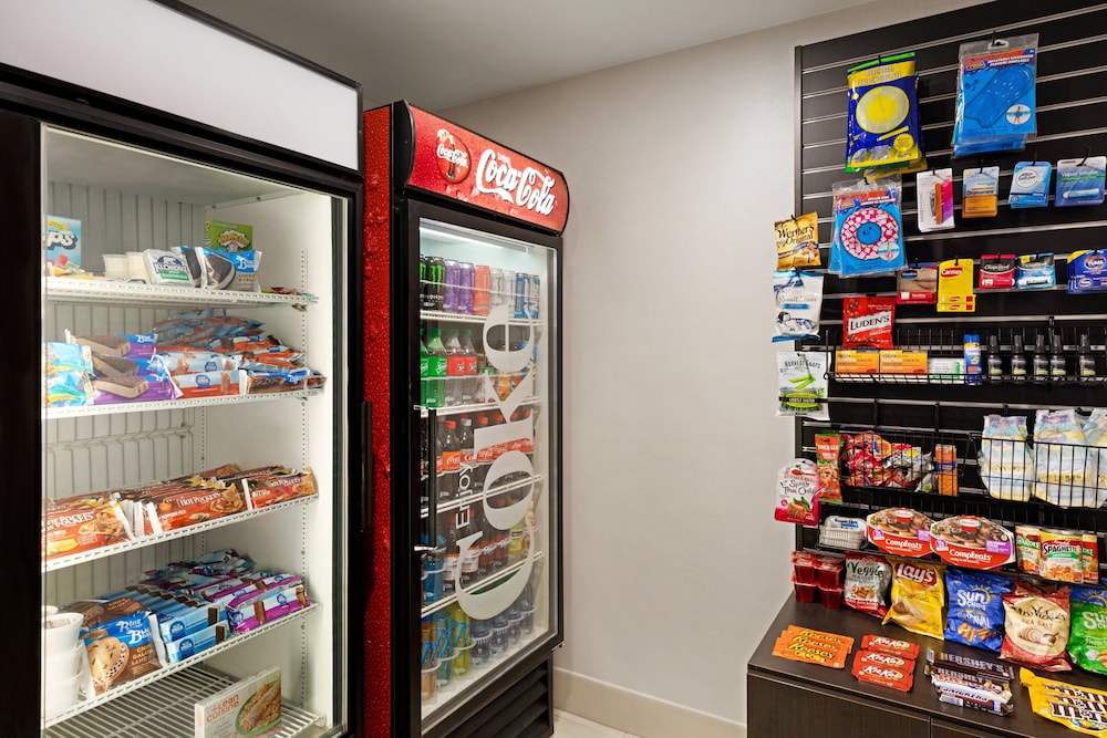 holiday inn express and suites shawnee by ihg