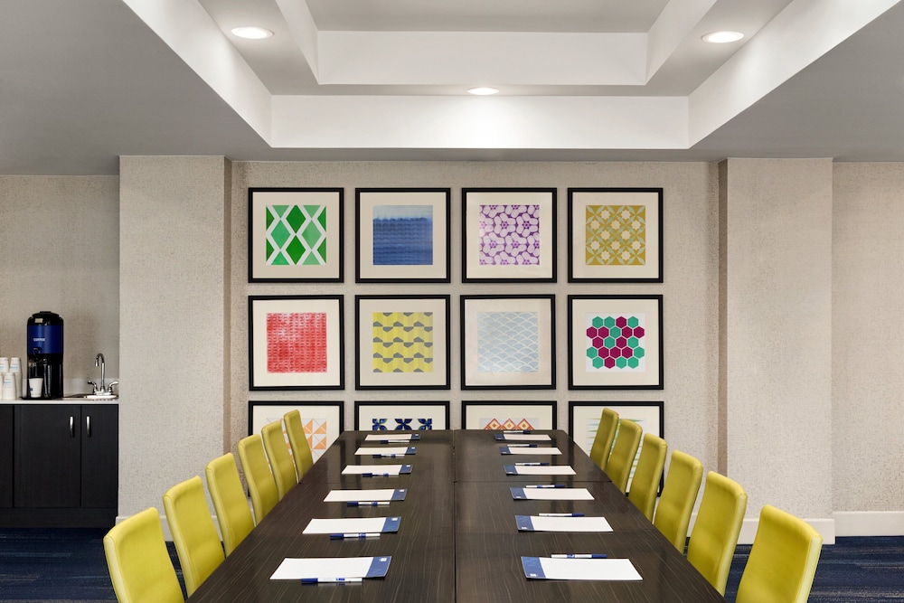 holiday inn express and suites shawnee by ihg