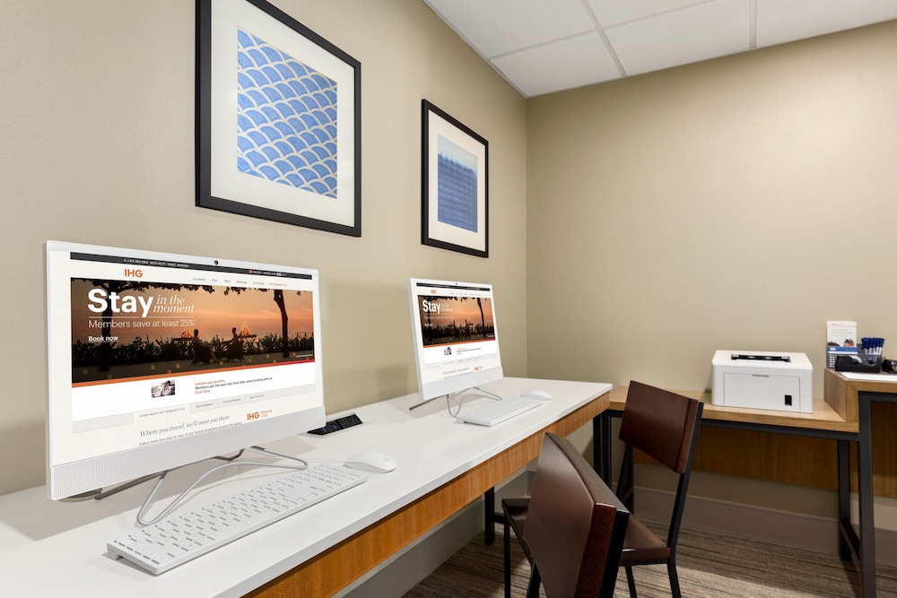 holiday inn express and suites shawnee by ihg