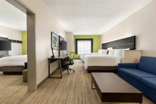 holiday inn express and suites shawnee by ihg