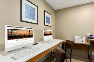 holiday inn express and suites shawnee by ihg