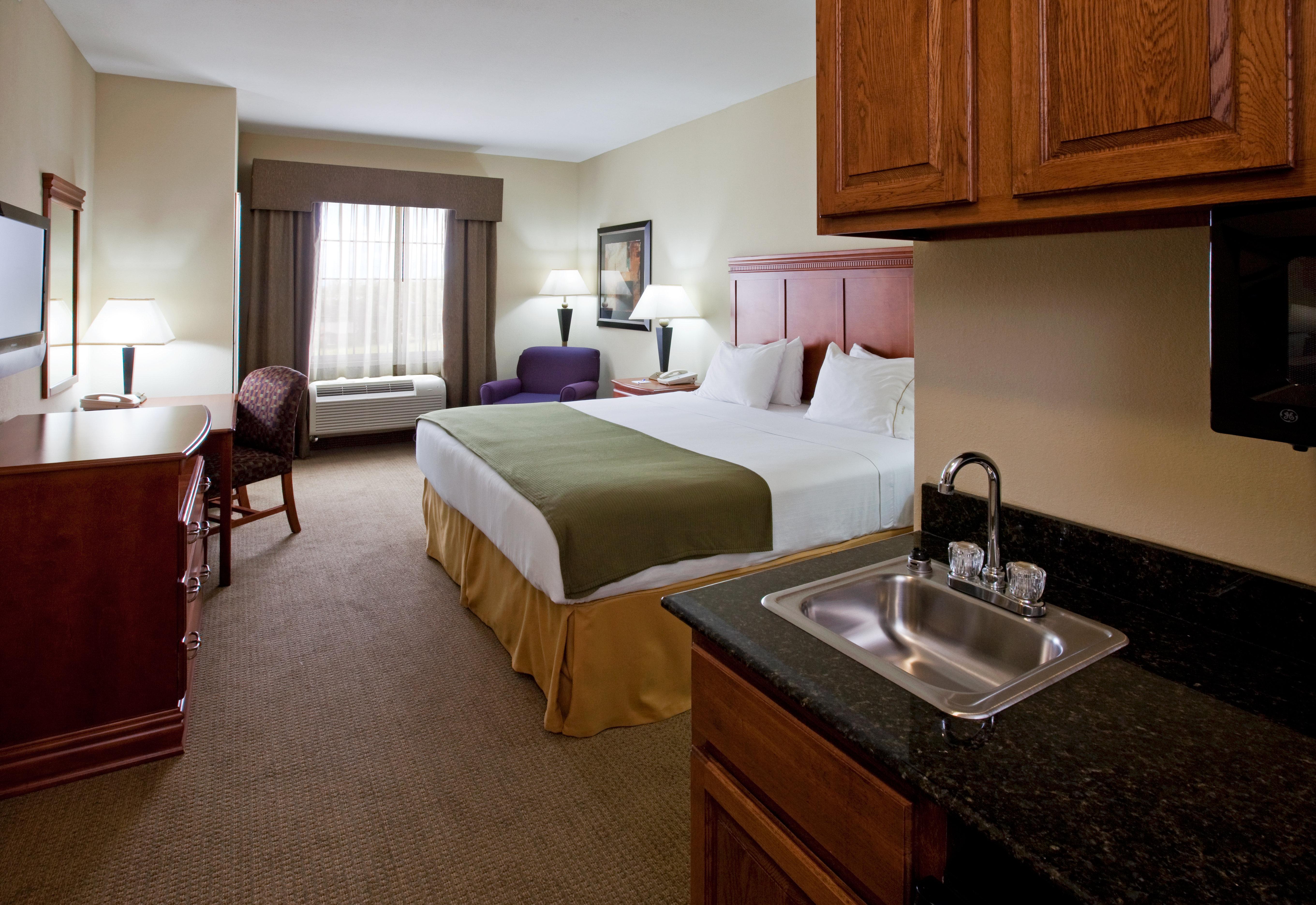 holiday inn express ada by ihg