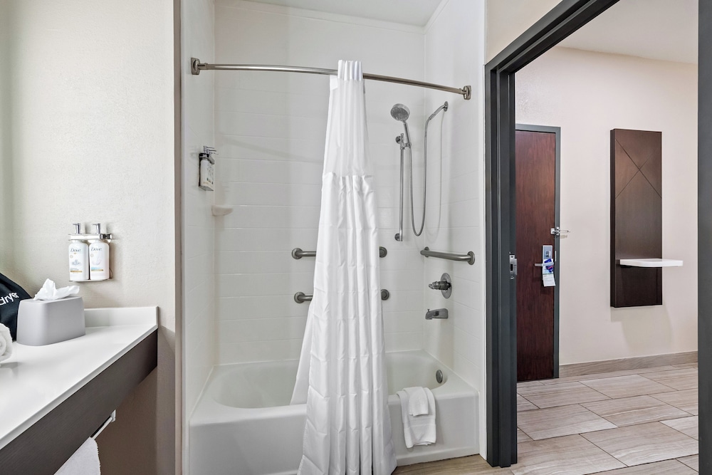 holiday inn express ada by ihg