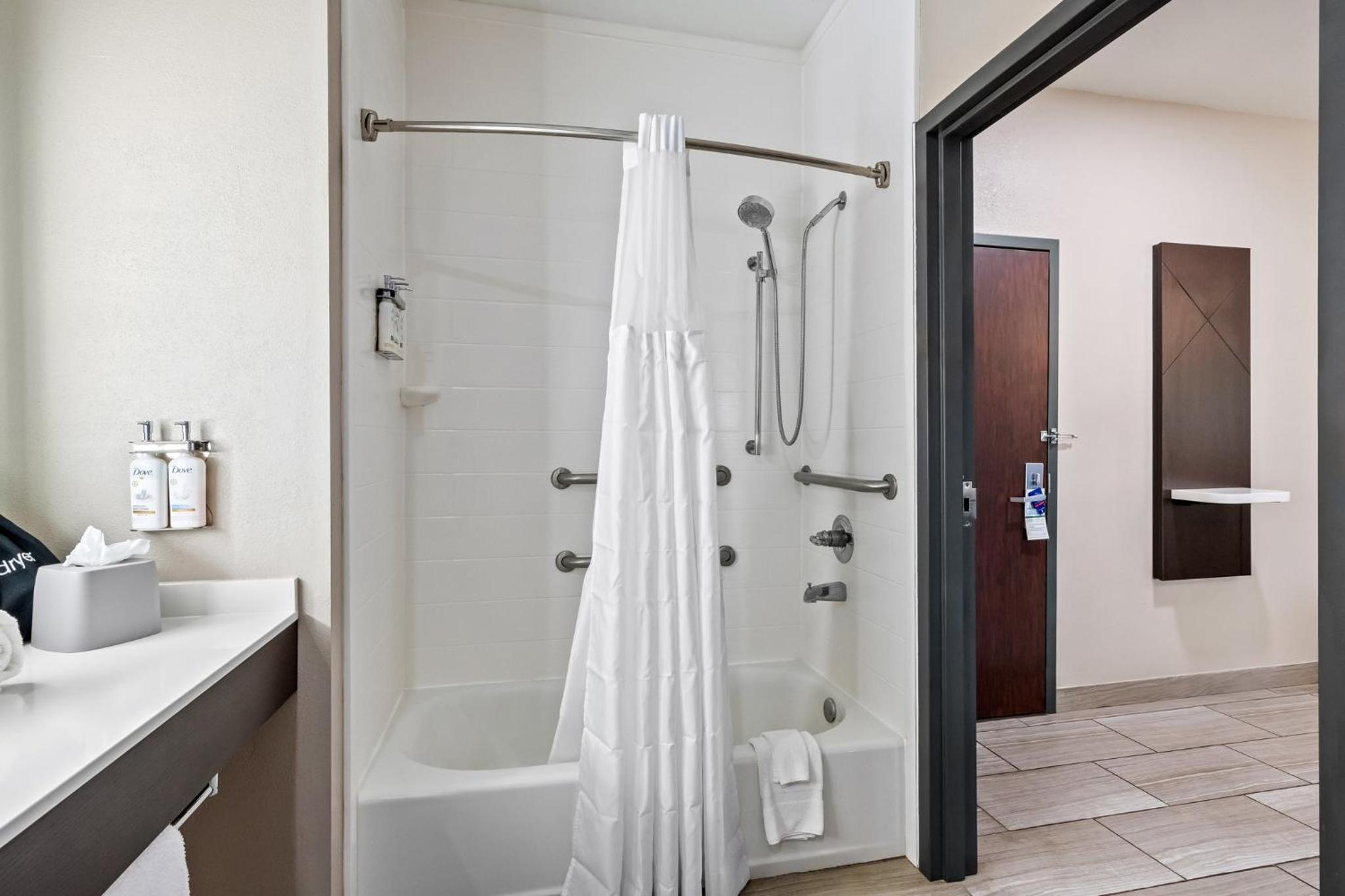 holiday inn express ada by ihg
