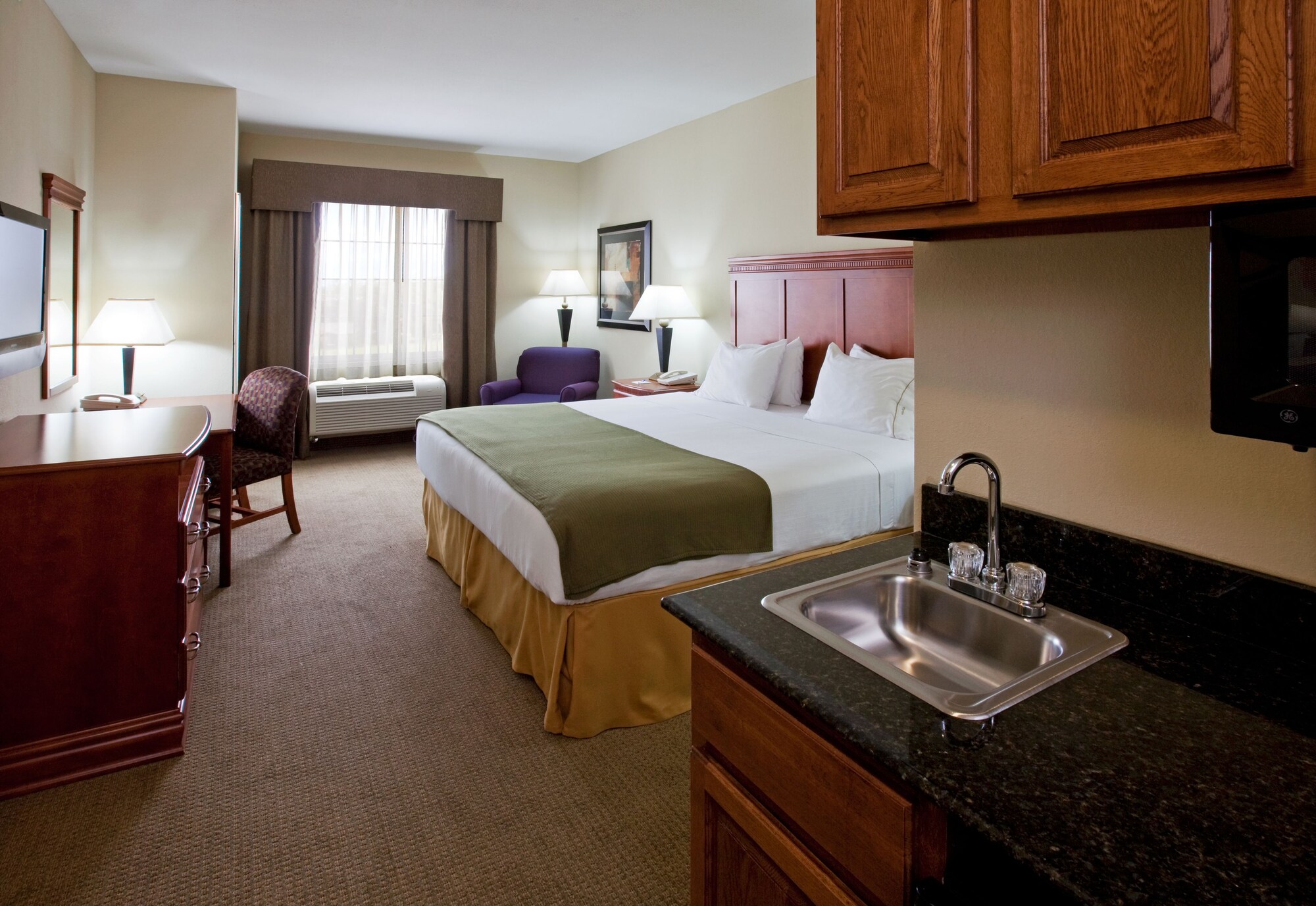 holiday inn express ada by ihg