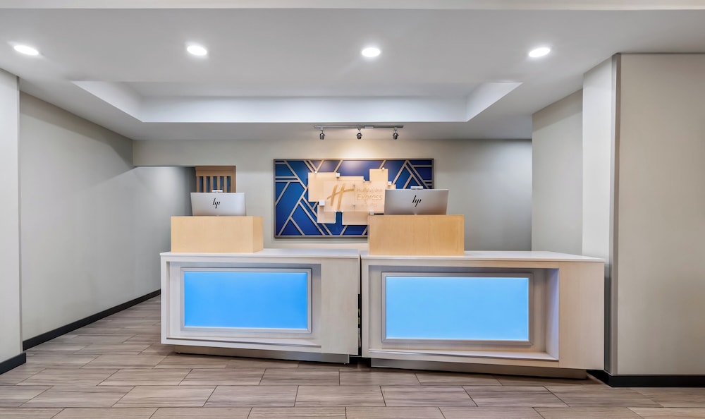 holiday inn express ada by ihg