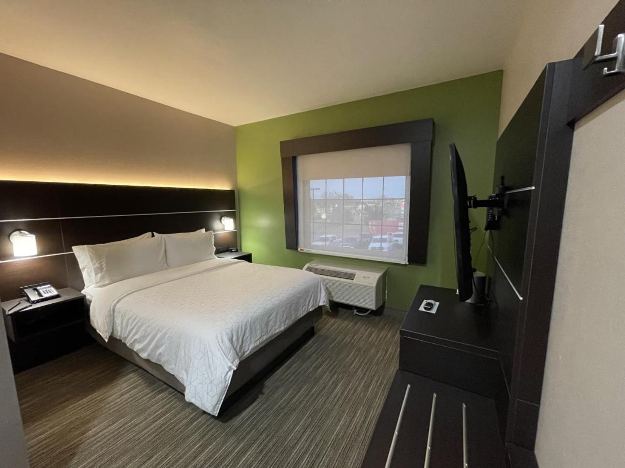holiday inn express ada by ihg