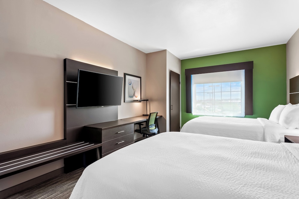 holiday inn express ada by ihg