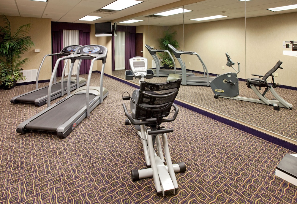 holiday inn express ada by ihg