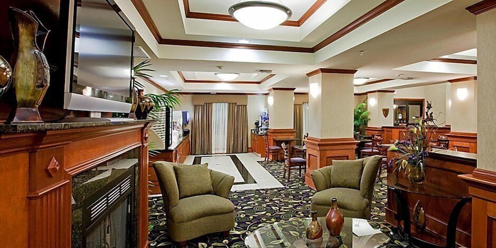 holiday inn express ada by ihg