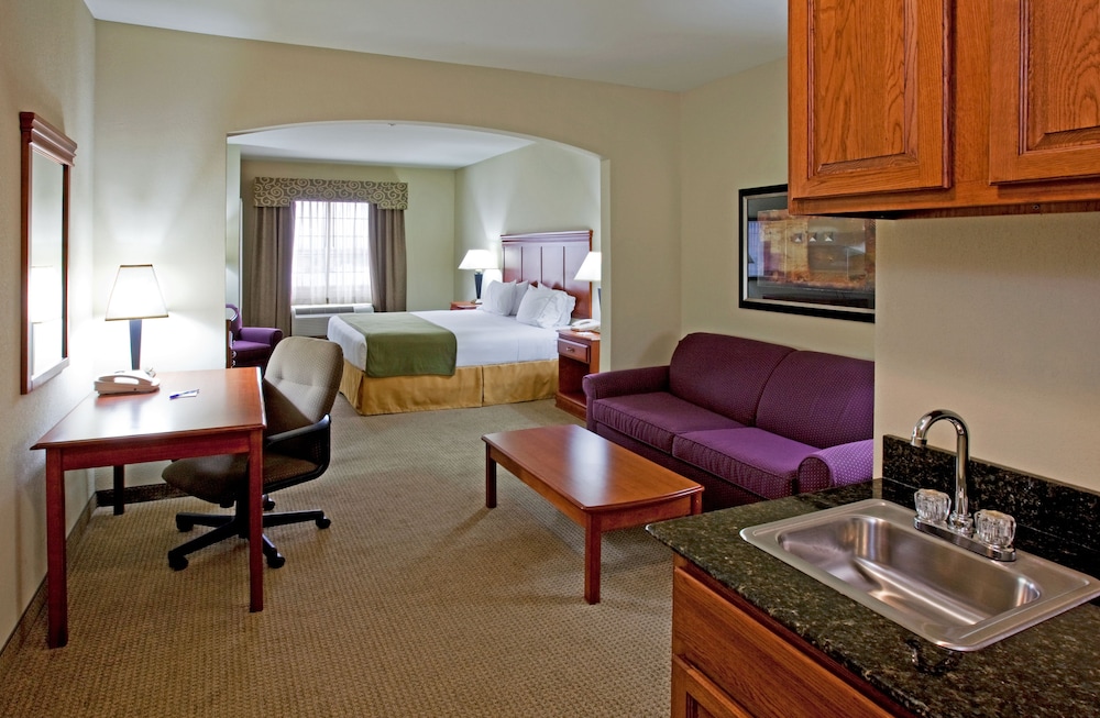 holiday inn express ada by ihg