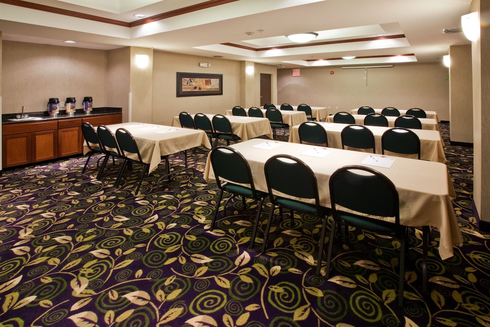 holiday inn express ada by ihg