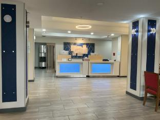 holiday inn express ada by ihg