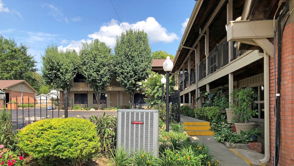 charles wesley motor lodge