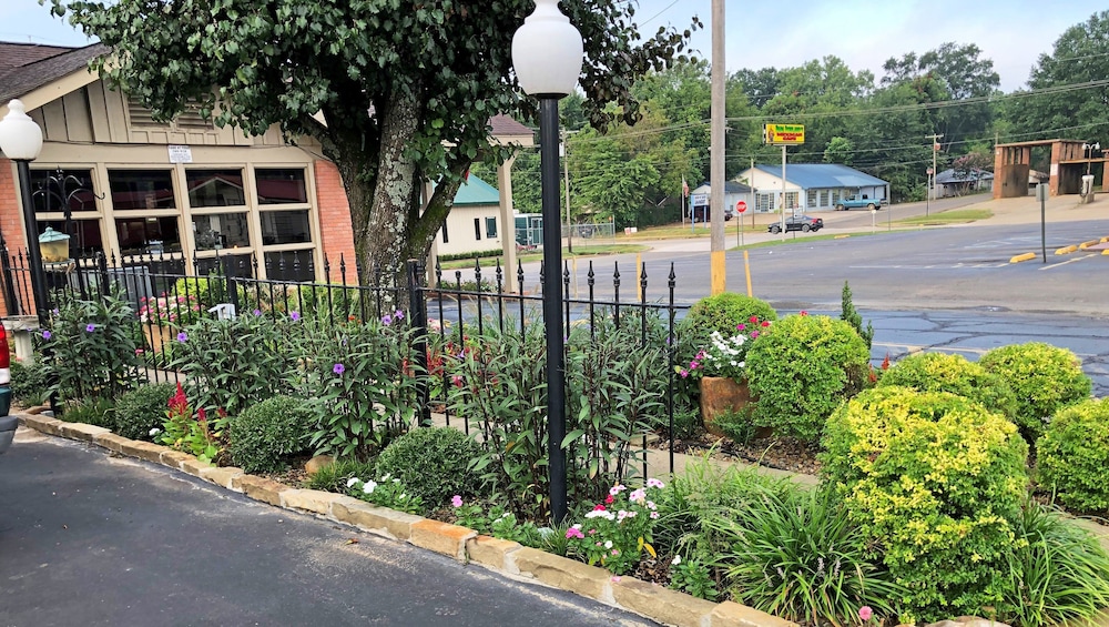 charles wesley motor lodge