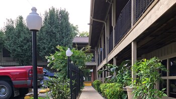 charles wesley motor lodge