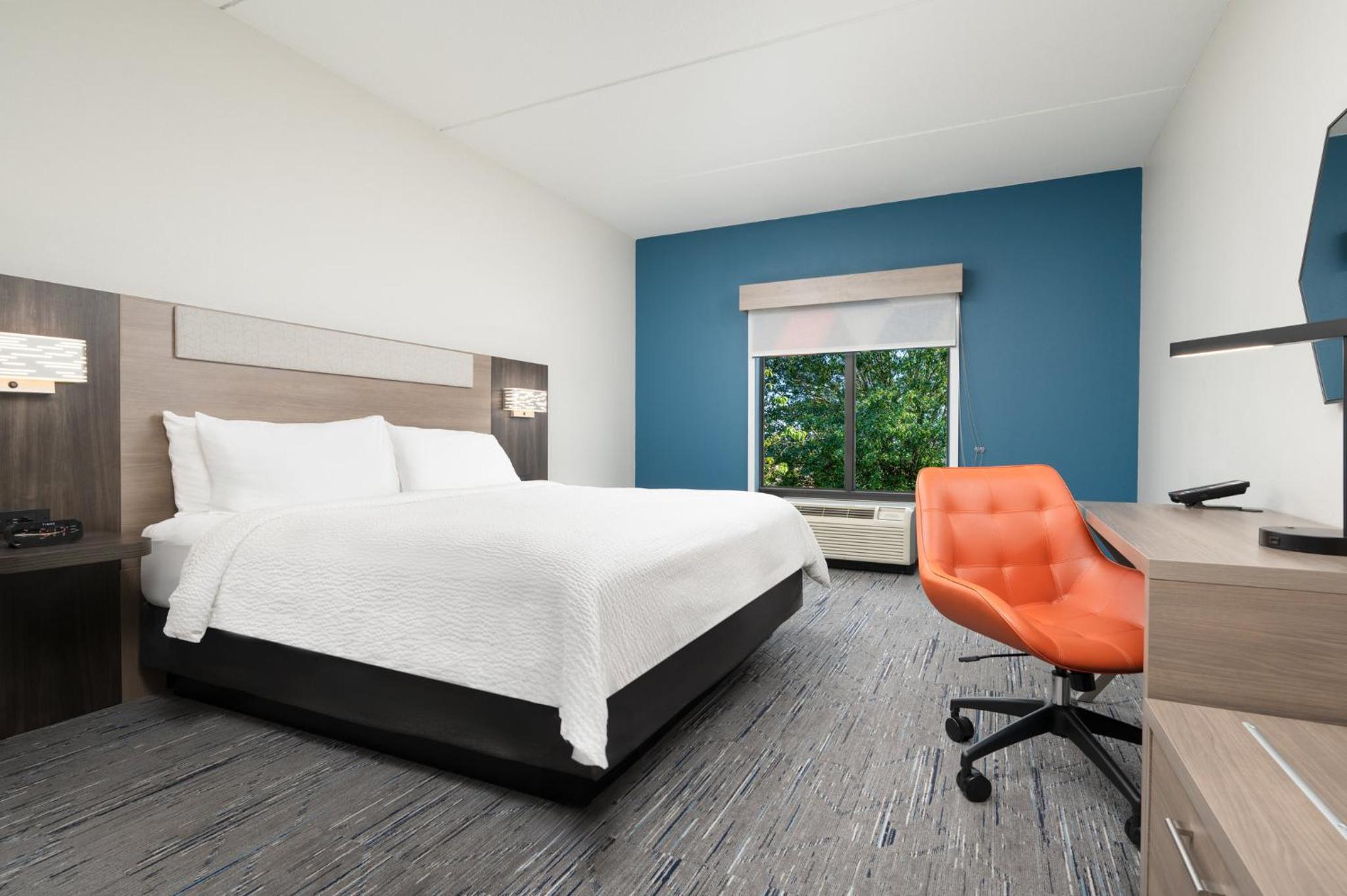 holiday inn express and suites newport s by ihg