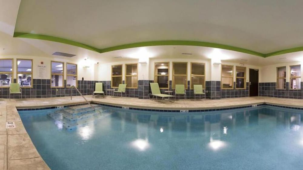 holiday inn express and suites newport s by ihg