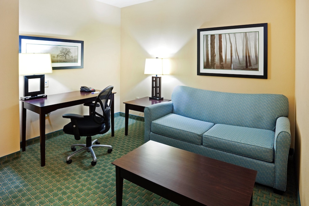 holiday inn express and suites newport s by ihg