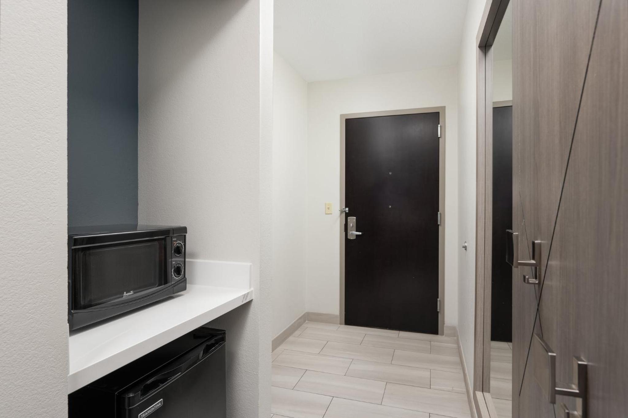 holiday inn express and suites newport s by ihg