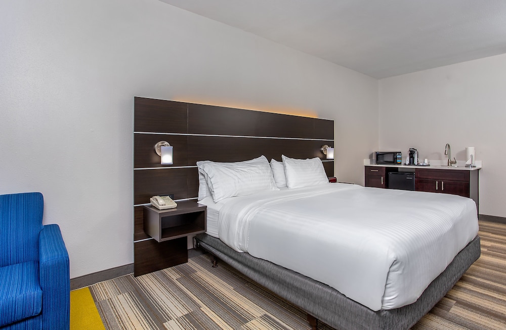 holiday inn express and suites morristown by ihg