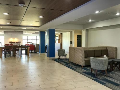 holiday inn express and suites lubbock west by ihg