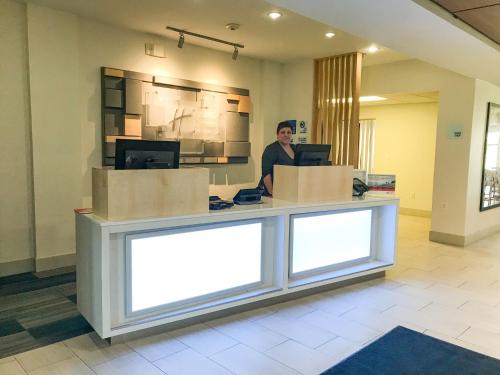 holiday inn express and suites lubbock west by ihg