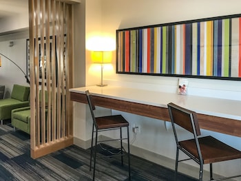 holiday inn express and suites lubbock west by ihg