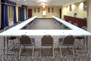 holiday inn express and suites lubbock west by ihg