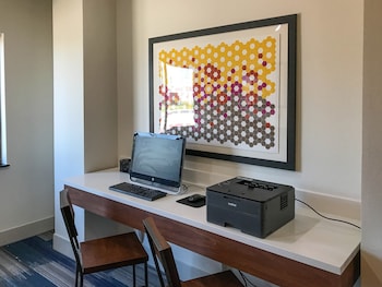 holiday inn express and suites lubbock west by ihg