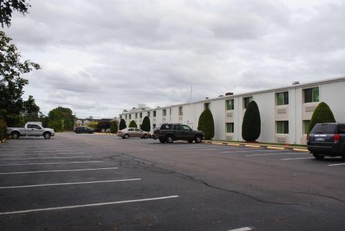 Motel 6 Seekonk, Ma - Providence East,Near Seekonk Grand Prix,2 star
