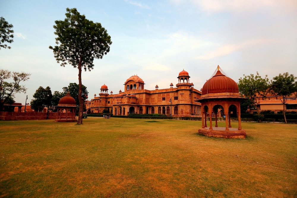 the lallgarh palace a heritage hotel
