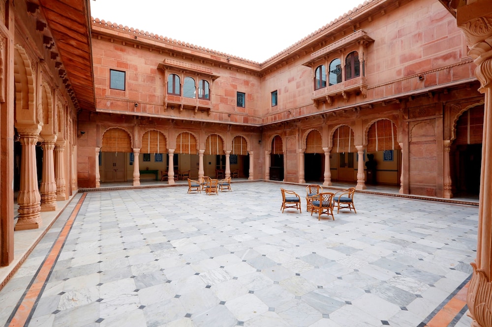 the lallgarh palace a heritage hotel
