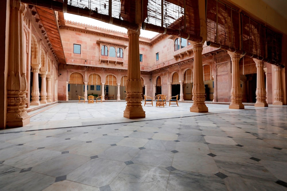 the lallgarh palace a heritage hotel