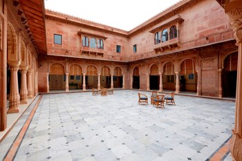 the lallgarh palace a heritage hotel