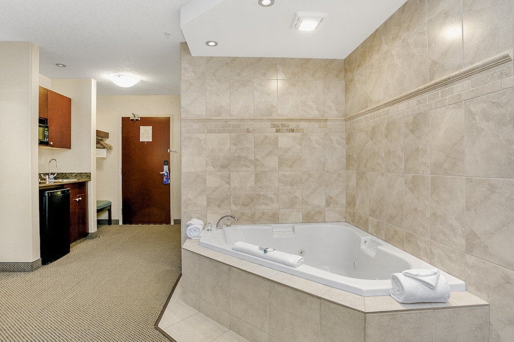 holiday inn express hotel and suites whitecourt by ihg