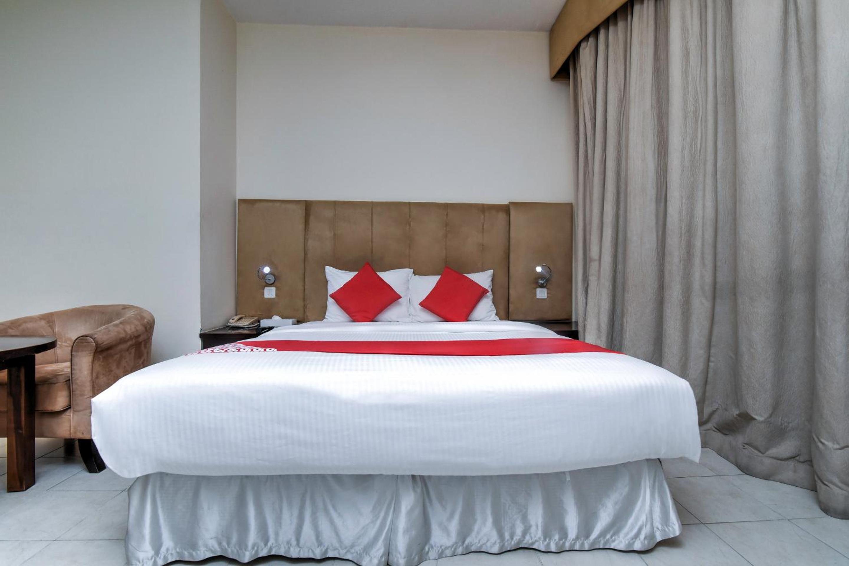 parkside suites discovery gardens