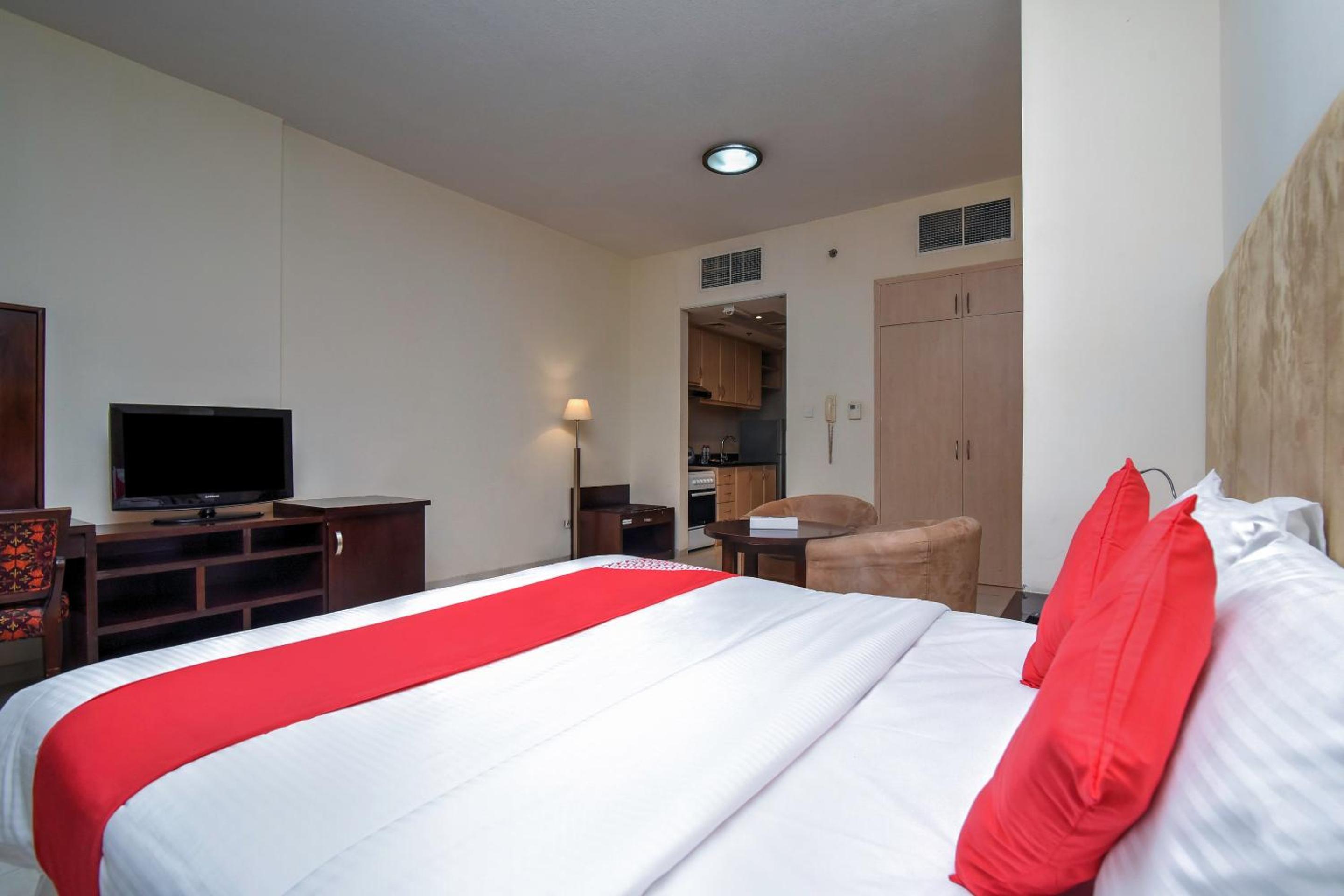 parkside suites discovery gardens