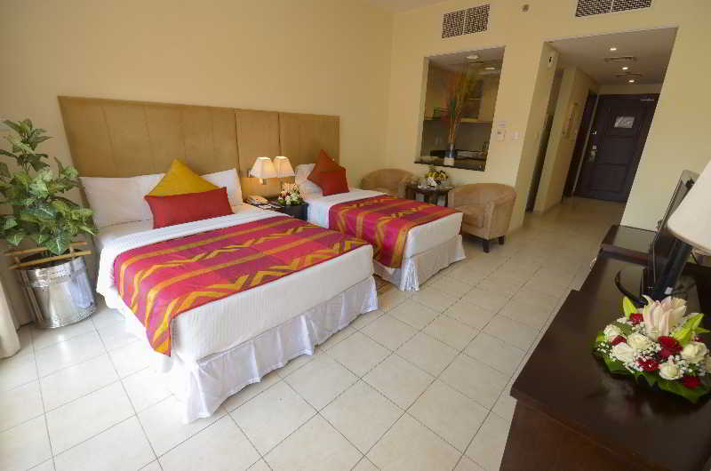 parkside suites discovery gardens