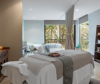 oaks casuarina santai resort