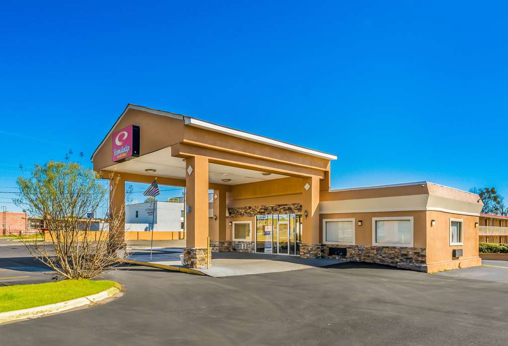 econo lodge inn and suites macon